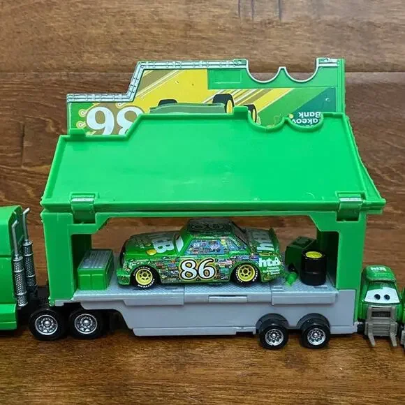 DISNEY PIXAR Cars Chick Hicks HTB 86 Semi Hauler Pit Crew Diecast Set - Picture 8 of 12